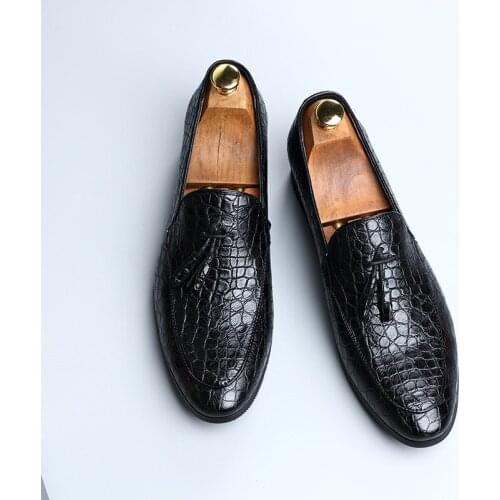 Semi-formal Leather Shoes for Men Tassel Casual Brogue Flats Carved England Mens Dress Shoes Mens Loafers Office Oxford Shoes