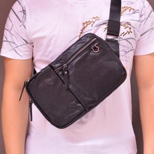 AETOO Simple multifunctional chest bag, leather mens shoulder bag, first layer leather casual messenger bag