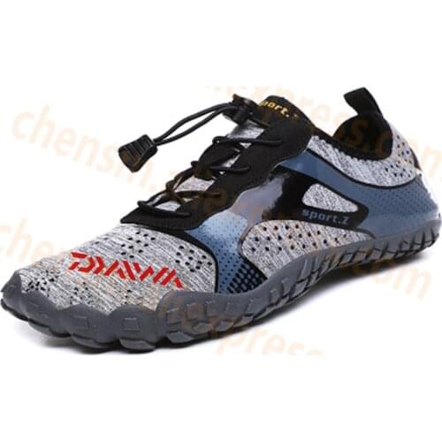 New Daiwa Fishing Water Shoes Men Beach Outdoor Wading Shoes Climbing Shoes Surf Woman Quick-Drying Dawa Fishing Shoes Size35-46