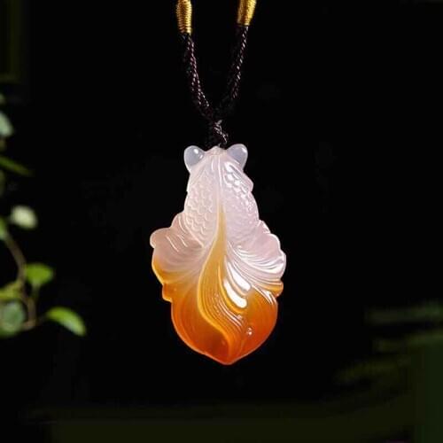 Natural chalcedony has fish and agate couples hanging ice species every year