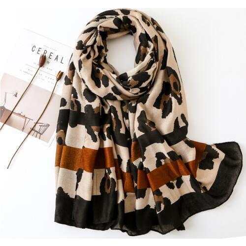 Womens Beach Blanket Scarf Real Silk Scarf Lady Leopard Print Cotton Shawl Autumn And Winter Headscarf Cotton Tassels Scarf