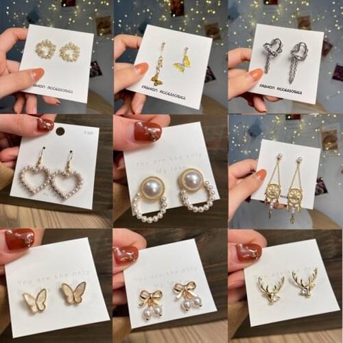 17KM Korean Cute Rhinestone Earrings For Women Fashion Cross Moon Heart Pearl Earrings Deer Butterfly Dangle Earrings Jewelry