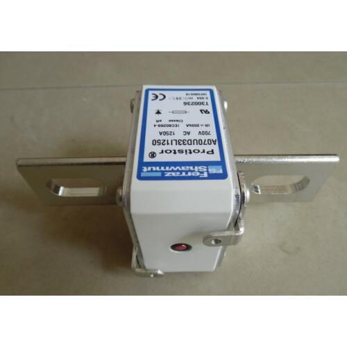 Fuses: A070UD33LI1100 700VAC URD 1100A S300235 / A070UD33LI1250 T300236 / A070UD33LI1400 V300237 / A060UD33LI1500 P300531 aR