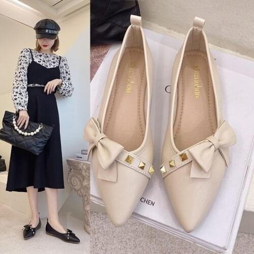 Women Flats Pointed Toe Slip on Shoes Rivet Boat Shoes Bowtie Ballet Flats For Female Black Zapatos Mujer Spring Autumn 9309N