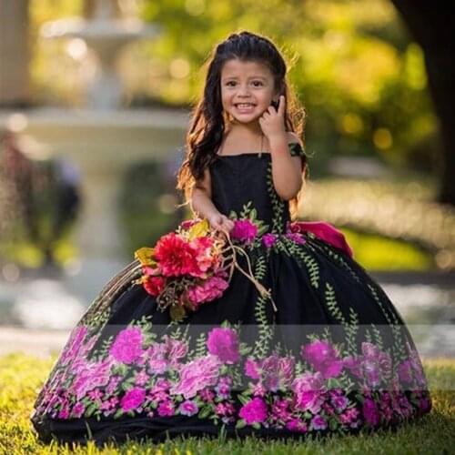 Vintage Black Floral Lace Flower Girls Dresses Spaghetti Strap Satin Child First Coomunion Gown Little Girls Pageant Wear