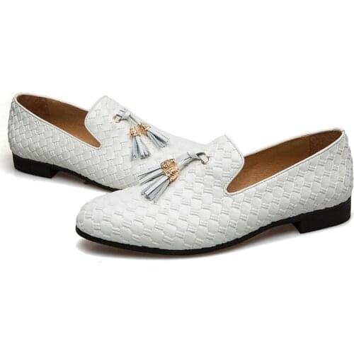 MEIJIANA Luxury Suede Slippers Men Tassel Loafers Shoes Velour Smoking Slip-on Mens Flats Party Wedding Shoes Mens Dress Shoes