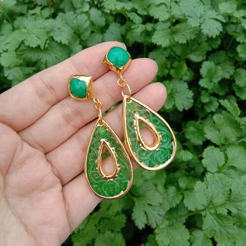 YYGEM Ethnic Style Carved Flower Green Jade Teardrop Shape Electroplated Edge Stud Earrings