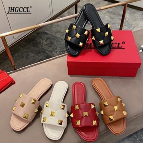 Luxury Designer Slippers Brand Women Genuine Leather Crystal Rhinestones Flat Clip-Toe Mules Casual Shoes Outdoor Slides P6