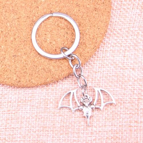 20pcs bloodsucking bat Keychain 22*32mm Pendants Car Key Chain Ring Holder Keyring Souvenir Jewelry Gift