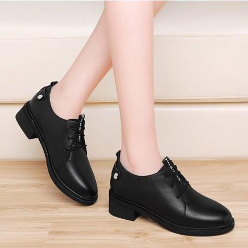 Small leather shoes womens leather thick-heeled low-heeled shoes 2021 new autumn British style soft sole mid-heel casual shoes