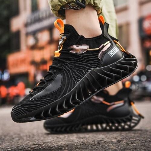 New Men Sneakers Breathable Running Shoes Trendy Hard-wearing Sports Shoes Outdoor Antiskid Damping Blade Outsole Jogging Shoes