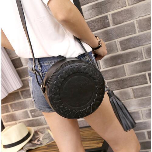 2019 Fashion Women Shoulder Bag Tassel Round Weave Crossbody Shoulder Bag Ladies Cute Knitting Messenger Bags Beach Bolsos Mujer