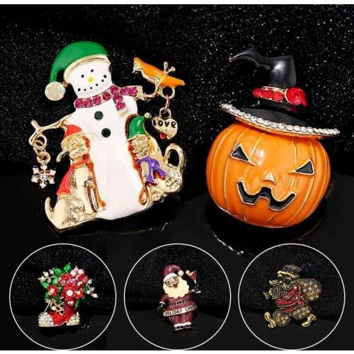 Trendy Xmas Enamel Santa Claus Stockings Tree Brooch Pin Christmas Gifts Women Men Brooches Suit Lapel Pin Clothing Scarf Badges