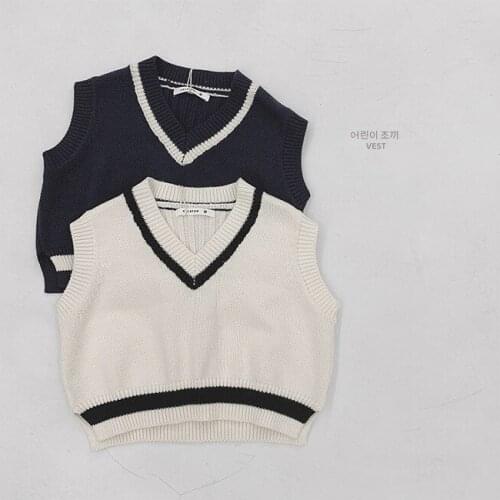 Autumn and winter Korean new childrens wear childrens College style Knitted Vest Boys' wool sleeveless vest casual sweater
