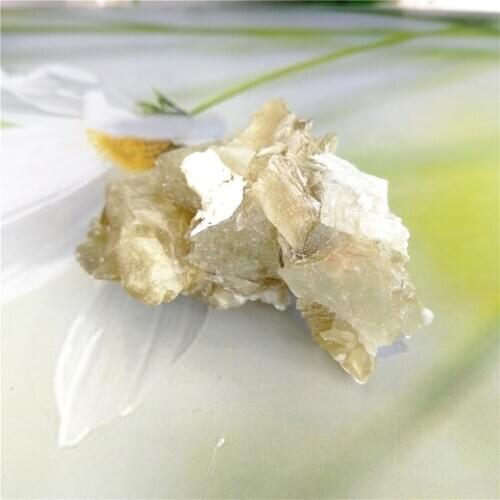 40-50g Natural phlogo Irregular Ore Mineral crystal Stone Mineral golden mica Rough Quartz Teaching Specimen Gem Ornaments