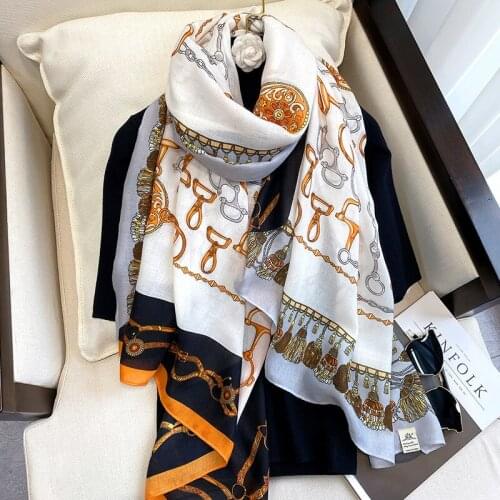 Autumn and winter women sunscreen beach towel fashionable chain Cotton and hemp scarf new style air conditioner keep warm shawl