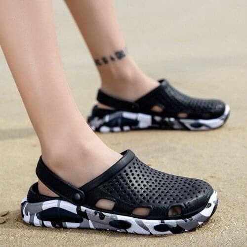 Summer Men Sandals Water Beach Men Clogs Slippers Men Jelly Sandals Mens Lightweight Sandals Garden Clogs Shoes