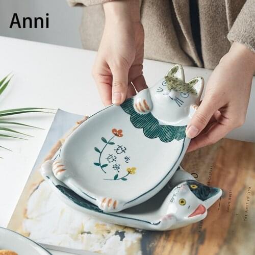 Creative Painted Cat Ceramic Plates Japanese Cute Cats Decor Snacks Dessert Dishes Afternoon Tea Pastry Plate Kitchen Utensils