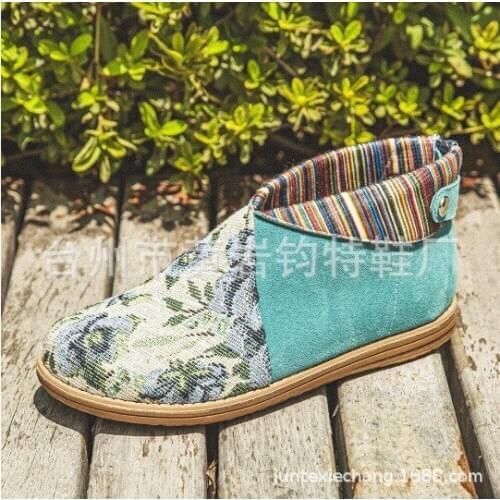 Womens boots for fall/winter new style flat round toe short boots womens ethnic style personality womens Martin boots hot