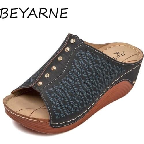 BEYARNE 2021 new summer womens sandals casual slope with thick-soled beach vacation cool drag big size slippers women