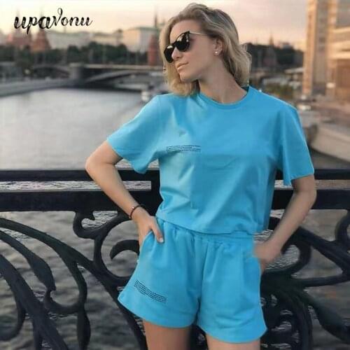 Free Shipping 2021 Summer Womens Casual Shorts Set O-Neck Short Sleeve Pullover T-shirt & Elastic Waist Shorts Two-piece Sets