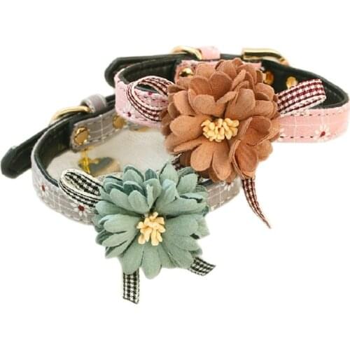 Free shipping dog collar leash cute adorable suede daisy small 3 size cat accessories collier pour chien collar perro coleira