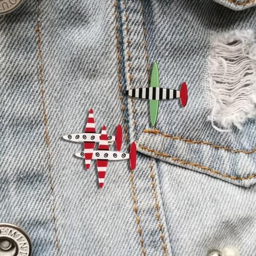 RSHCZY Acrylic Shirt Brooch Vintage Cartoon plane Lapel Pin For Backpacks Hat Coat Bag Cute Jewelry Badges Gifts