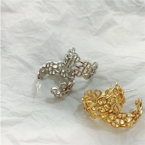 SRCOI Trendy Geometric Multi-Layer Hollow Metal Pig Nose Chain C-Shaped Stud Earring Women Simple Creative Jewelry Gift 202105