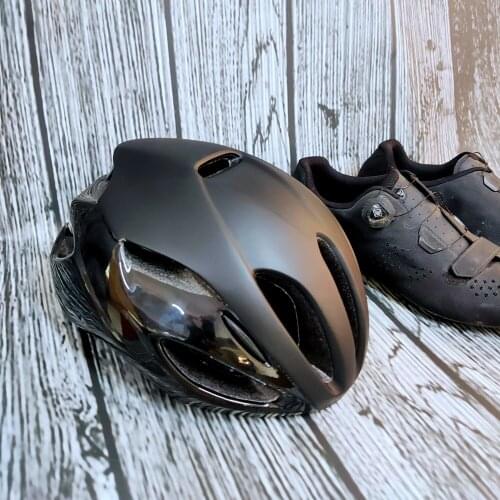 Pneumatic Air Riding Helmet Bicycle Integrated Helmet Pneumatic Helmet Mens Mountain Highway Vehicle Accessories