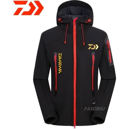 New Daiwa Men Fishing Jackets Outdoor Sport Waterproof Fleece Warm Climbing Fishing Clothing Hooded Soft Shell Fishing Clothes