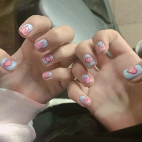 24Pcs/Set Fake Nails Blue Pink Flame Love Heart Pattern With Glue Removable Short Paragraph Square Head Full Cover Manicure