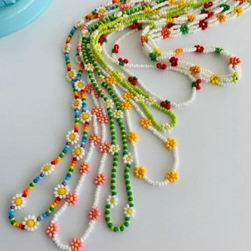 Colorful Daisy Flowers Beaded Choker Necklace Handmade Charm Clavicle Choker Necklace for Women Summer Beach Boho Jewelry