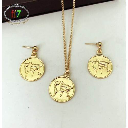 F.J4Z Ins Round Pendant Necklace Fashion Vintage Alloy World Map Embossed Coin Pendant Women Necklace Short Chain