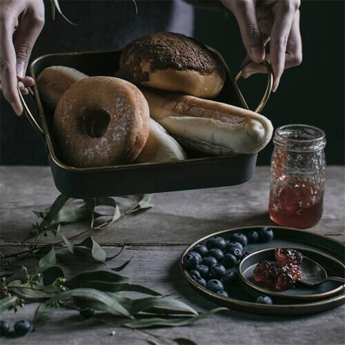 Nordic Vintage Antique Round Metal Serving Tray Simple Retro Iron Bread Dish Storage Tray Dinner Plates Home Kitchen Tableware