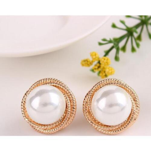 2018 new fashion creative charm gold simulation pearl high-end womens earrings wholesale and retail
