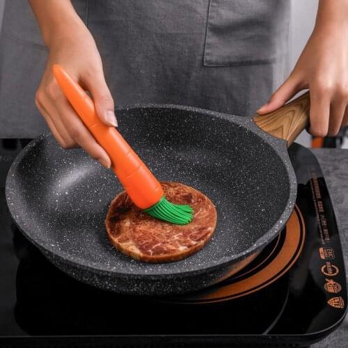 Carrot Silicone Oil Brush One Heat Resistant Pancake Barbecue Brush Kitchen Creative Gadget And Sponge Holder