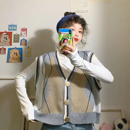 2021 New Spring Autumn Womans Knit Sweater Vest Autumn Female Sleeveless Sweater Top Waistcoat Ladies Loose Knitted Coats Q22