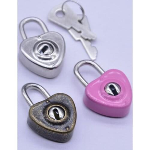 100pcs Vintage Heart Shape Romantic Antique Style Mini Archaize Padlocks Key Lock With key Valentines Day Gift ZA5972