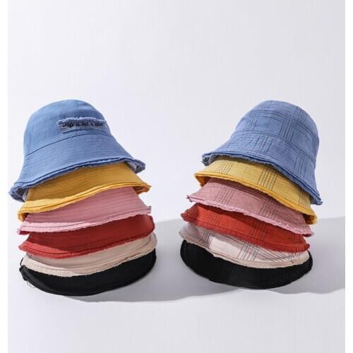 Womens Reversible Bucket Hat Frayed Brim Fisherman Caps Spring Summer Designer Plaid Bob Hats Men Teens Letters Panama