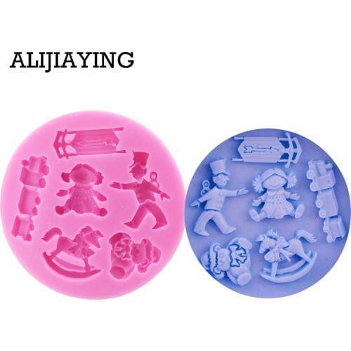 M0025 1Pcs Cartoon Trojan train doll chocolate chocolate Party cake decorating tools DIY baking fondant silicone mold