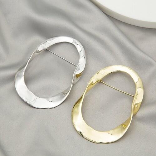 New Design Vintage Hollow Ellipse Brooch For Women Men Fashion Retro Clothes Geometric Lapel Pins Badge Jewelry Accessories