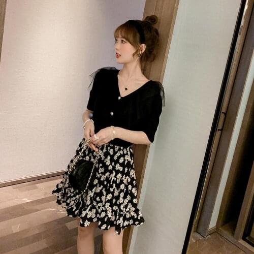 2021 Summer Two Piece Set Casual V-neck Knitted Tops + Floral Printed A-line Skirt Women Fashion Skirt Set 2 Piece Suits Q144