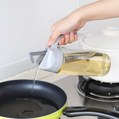 Automatic opening and closing of kitchen articles with capped condiments, oil bottles, vinegar bottles, oil cans, cans