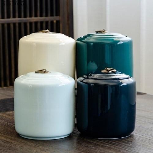 Creative Solid Color Enamel Ceramic Food Storage Jar with Lid Large Capacity Coffee Bean Tea Cans Household Art Candy Sealed Jar