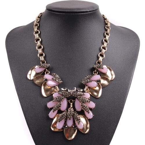 2021 New Arrival Fashion Trendy Bib Collar Chunky Resin Luxury Fashion Necklaces & Pendants Choker Necklace for Women Jewelry