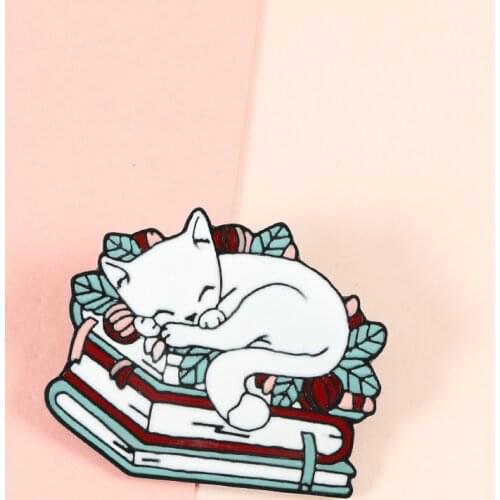 White Cat Book Enamel Badges Sleeping Kitty Lapel Pins Cute Cartoon Animal Brooches For Kids Women Jewelry Pins Drop Shipping