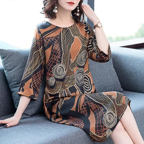 Mrs. middle-aged Mothers Clothing Printed Dress Women 2020 Spring New Silk Dress Loose Fashion Vintage 3/4 Sleeves Vestidos r336