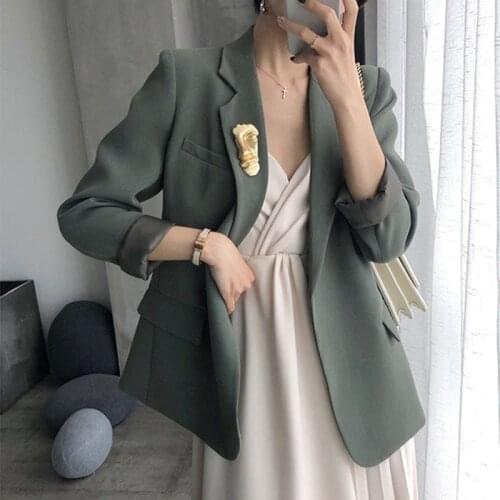 2020 New Exaggerated Funny Abstract Gold Color Metal Western Accessories Half Human Face Portrait Brooch for Women Party Jewelr