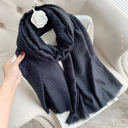 2021 Brand Autumn and Winter Womens Beach Shawl Wool 15% Scarf Ladies Fashion Scarf Headscarf Pashmina Headscarf Silencer