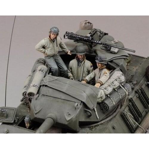 Four American soldiers in World War II resin soldiers 1:35